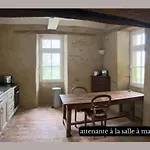 Chateau De La Pastelliere - Un Voyage Dans Le Temps Combrand
