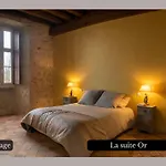 Chateau De La Pastelliere - Un Voyage Dans Le Temps * Combrand