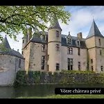 Chateau De La Pastelliere - Un Voyage Dans Le Temps Combrand