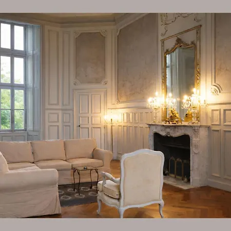 Chateau De La Pastelliere - Un Voyage Dans Le Temps Combrand