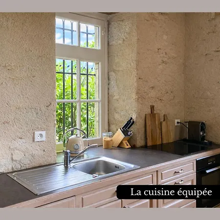 Chateau De La Pastelliere - Un Voyage Dans Le Temps *